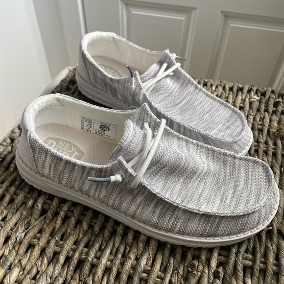 🆕 Women's Hey Dudes Gray, Slip-On Loafers, Moccasin Style Size 11 NEW - Picture 2 of 10